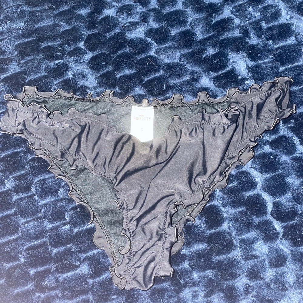 Hollister Ruffle Bikini Bottom - Picture 2 of 3